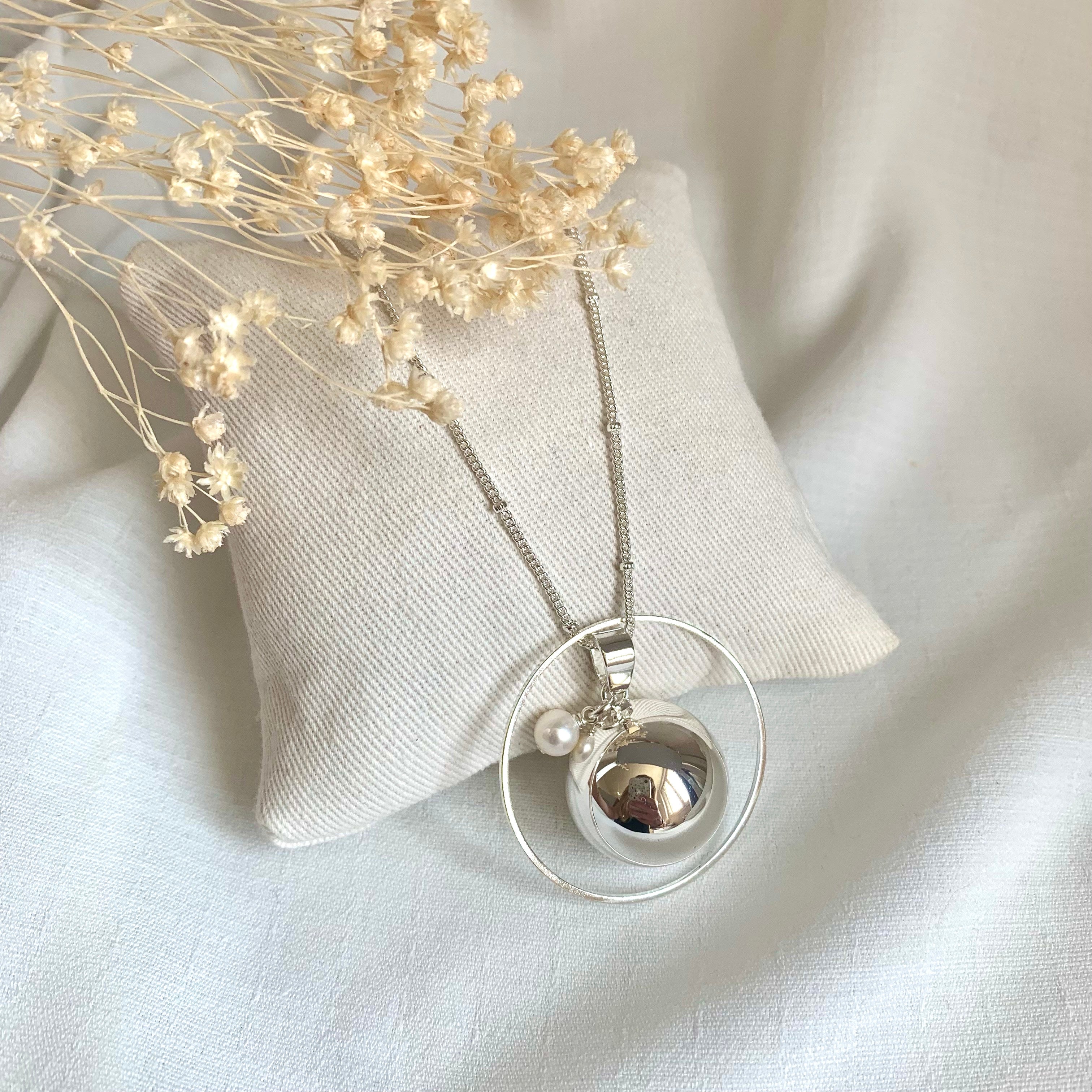 Bola de grossesse argent avec pompon ou perle de nacre