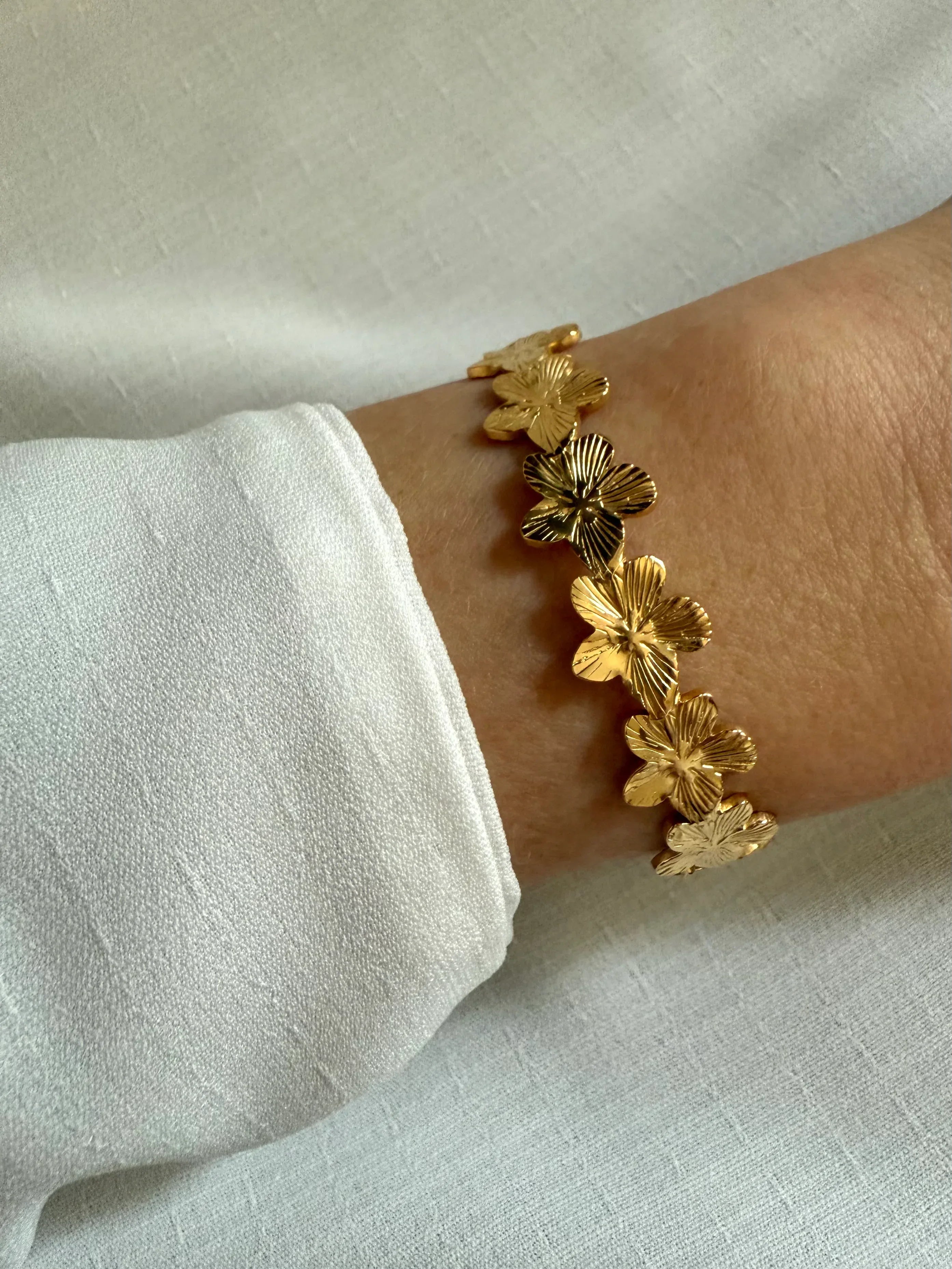 Bracelet THÉA - Jonc fleurs - Lynéör Bijoux